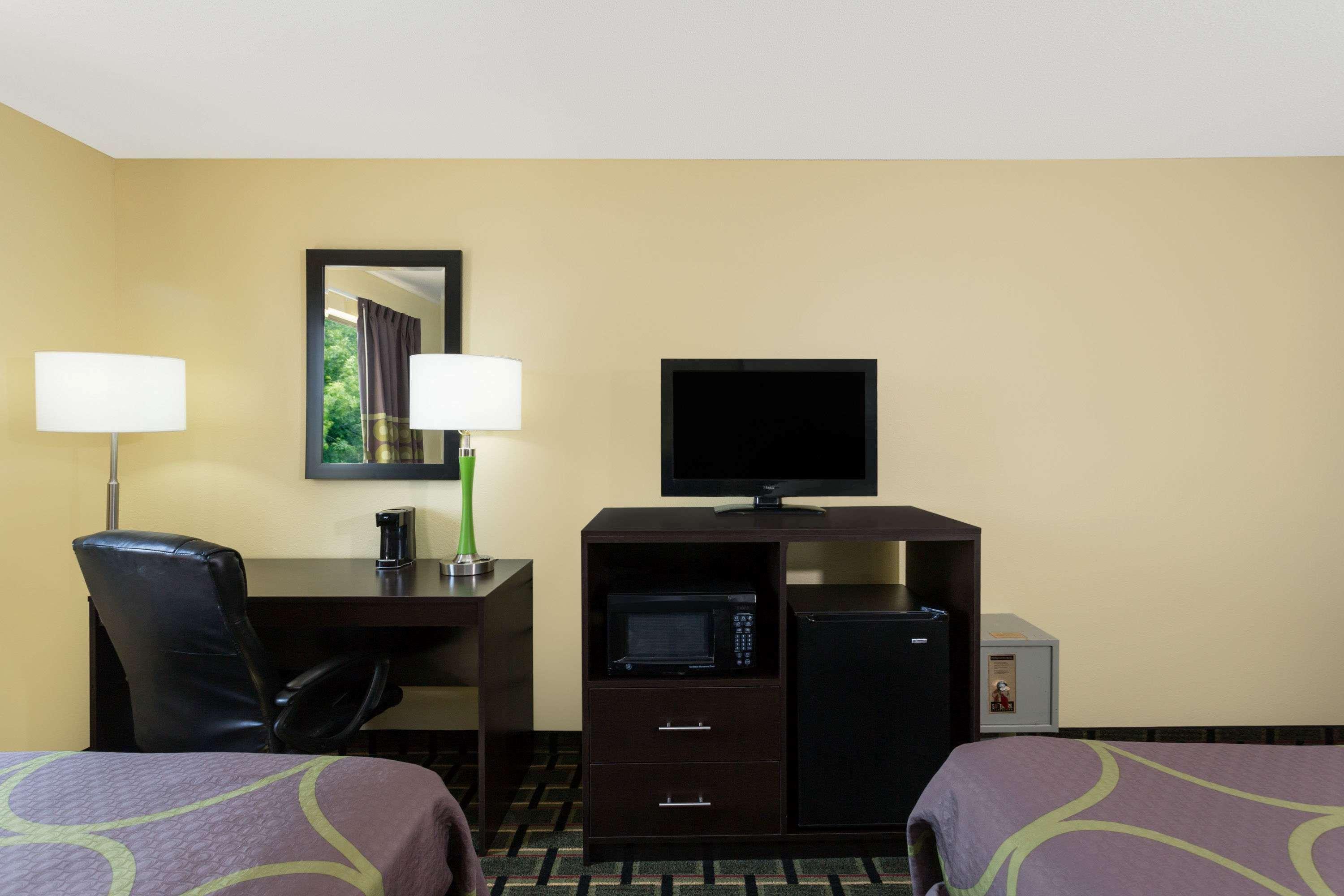 Super 8 By Wyndham Marietta Exterior foto